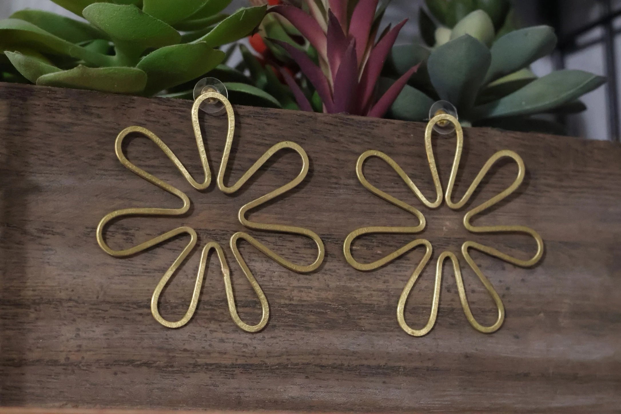 Matt Gold unique statement earrings in unique Flower design