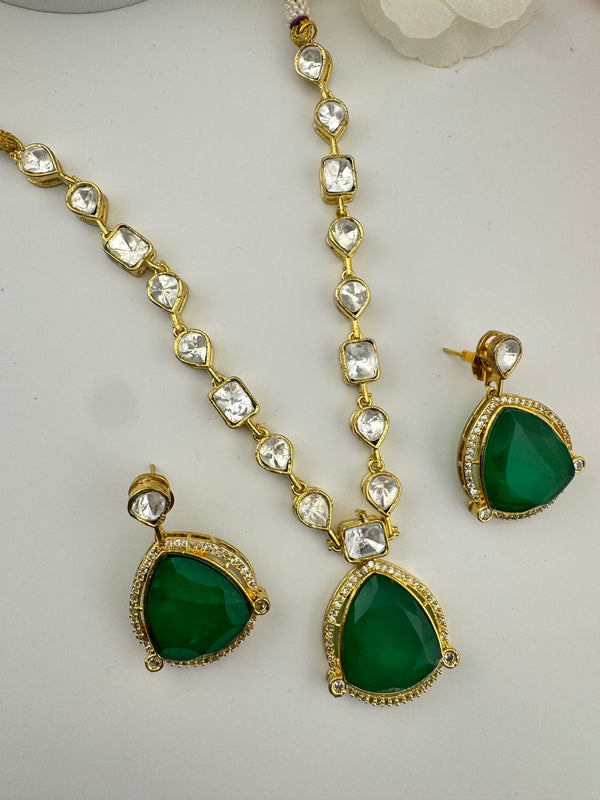 Kundan, Polki, CZ, Doublet Stones Golden necklace set, kundan haar, everyday wear jewelry
