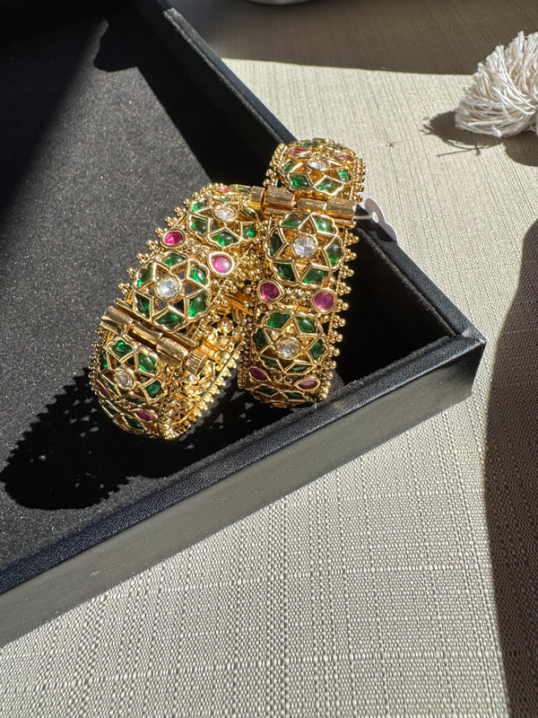 Rajwadi, pachi kundan, Moissanite Kundan Openable Bangle Set (size-2.4", Fits 2.6" upto wrists sizes)