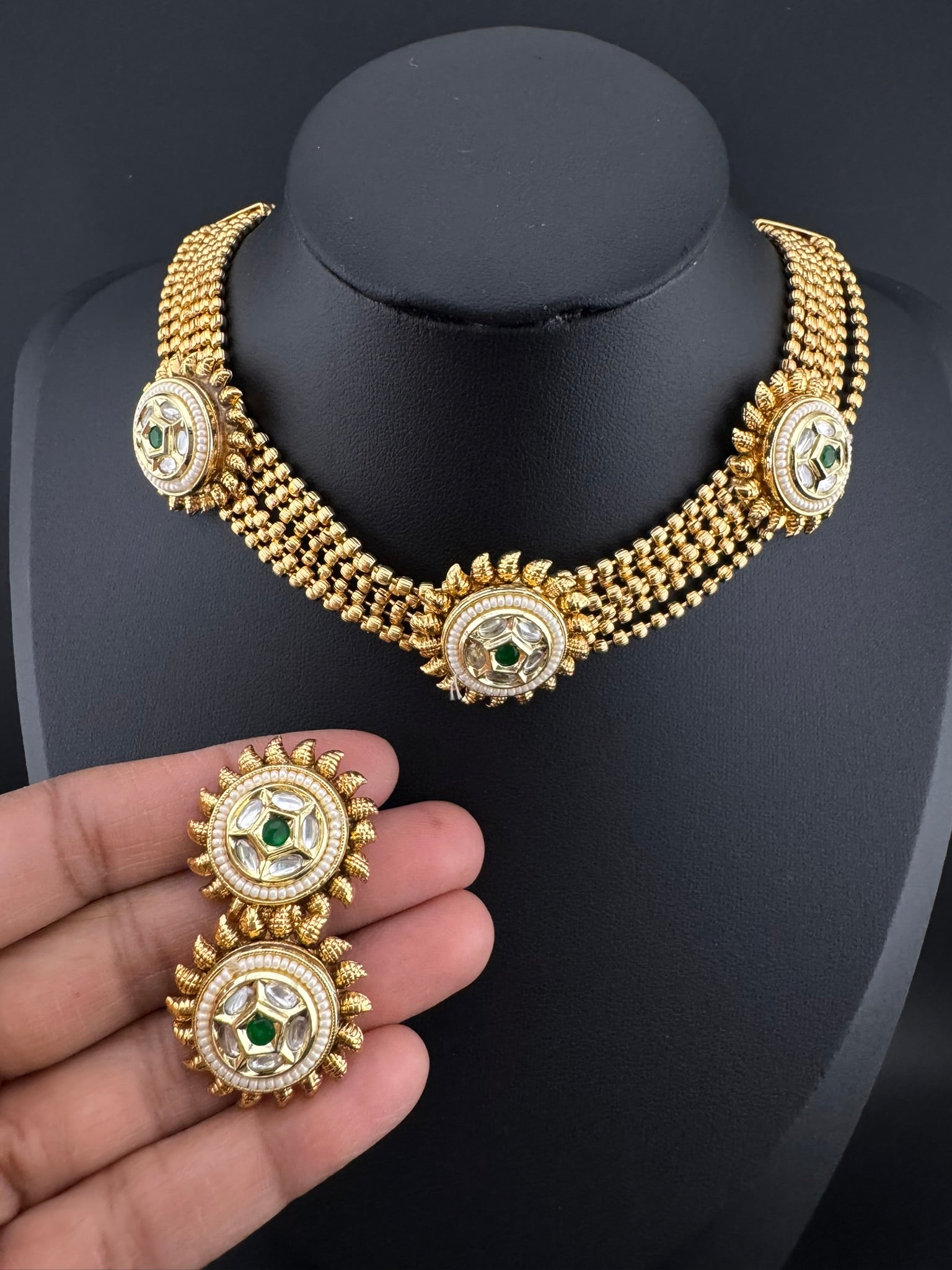 Premium Quality Gold beads chain, Tyaani kundan, stones collar Necklace with studs earrings/gold-plated necklace set/Traditional Indian set