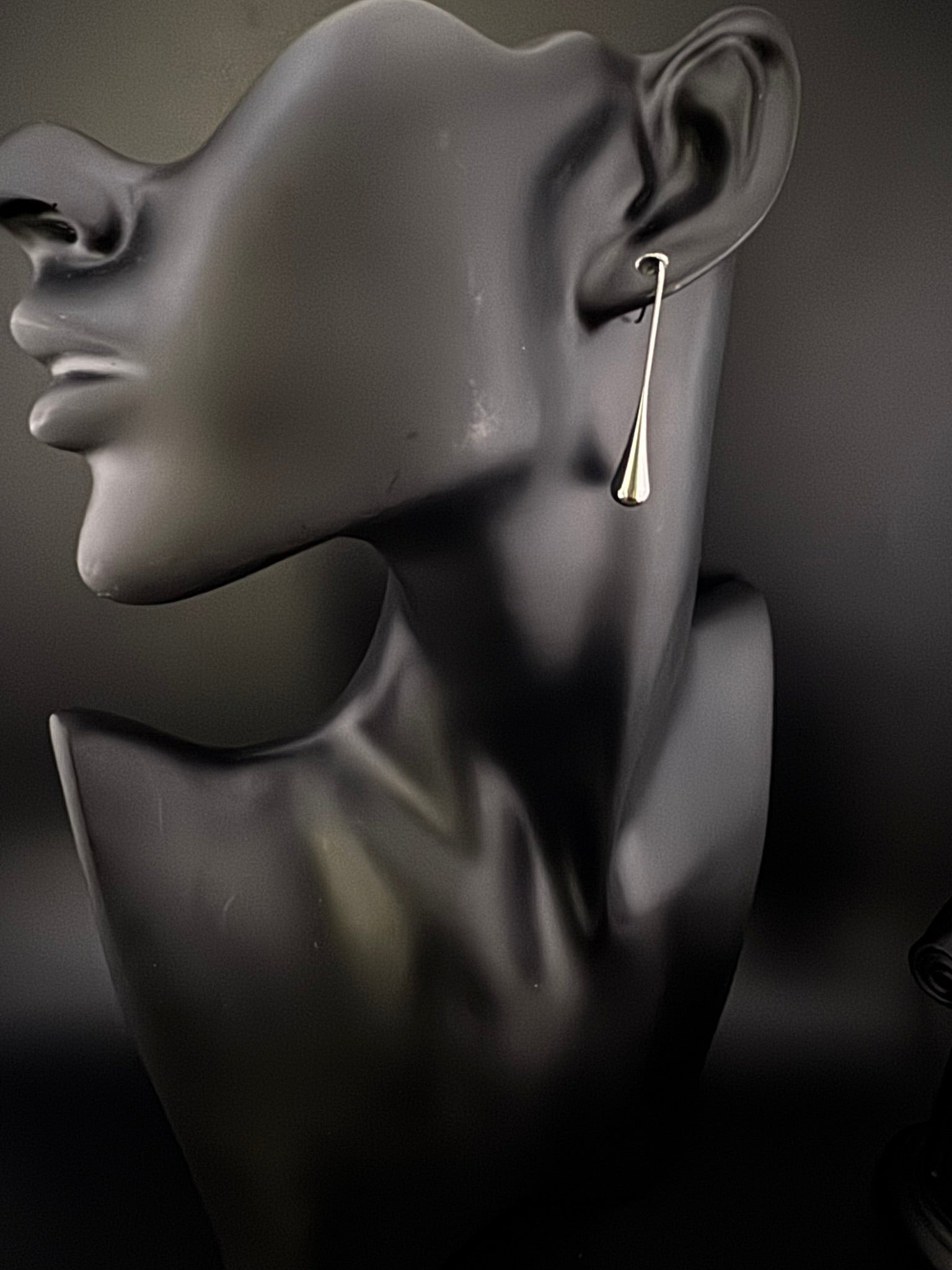 Anti-Tarnish, Water resistant Gold dangle earrings in drop design/Everyday earrings/Light weight everyday jewelry/sleek long earring