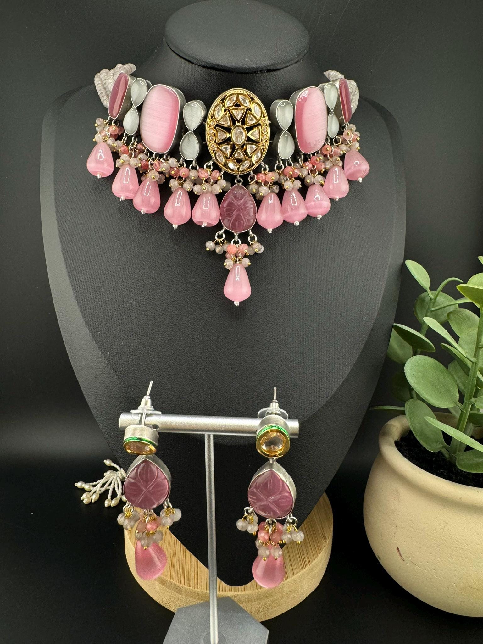 Premium fusion Choker Necklace set with HQ Moissanite kundan, onyx beads and carved stone