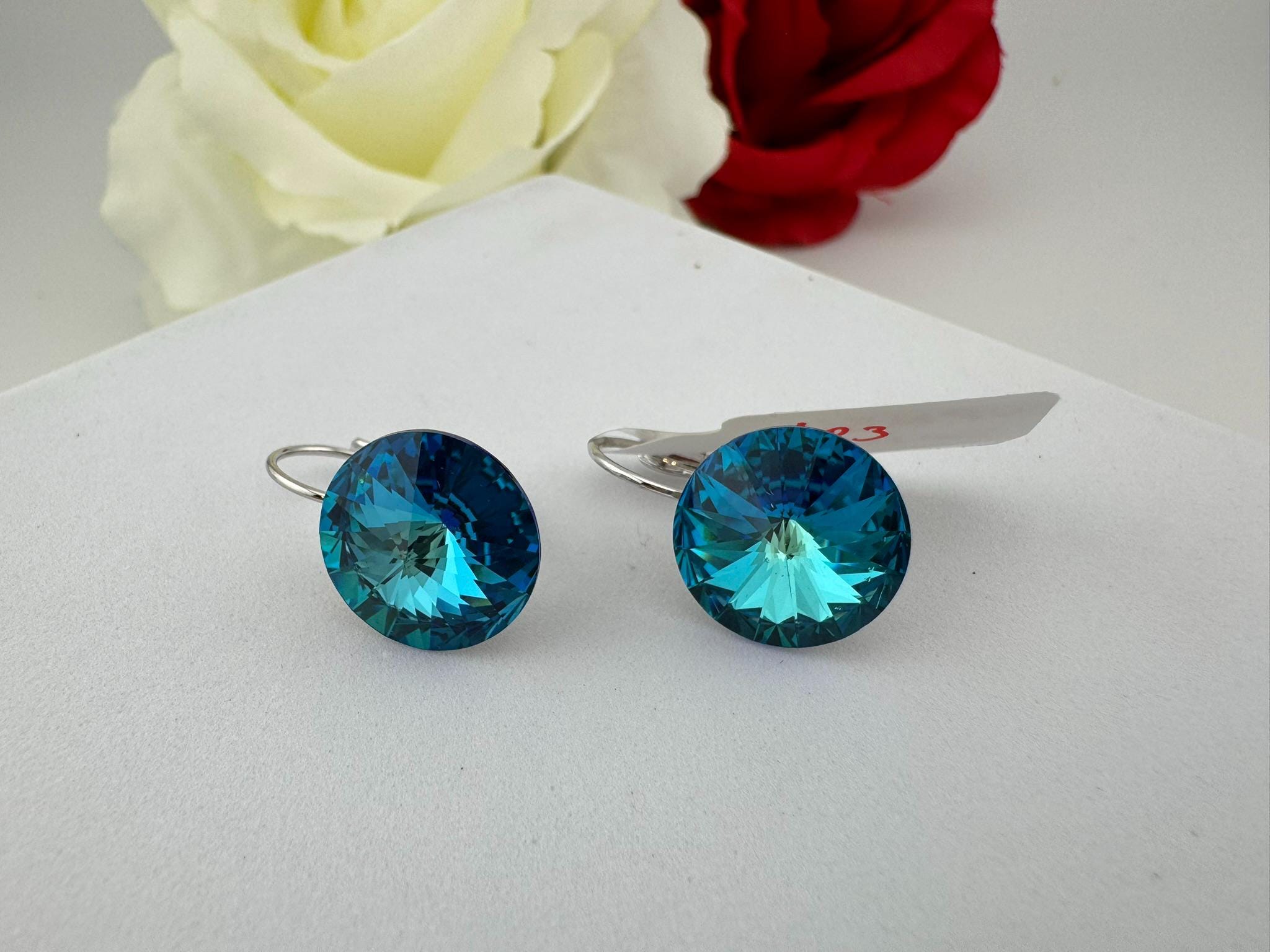 Premium High shine One Swarovski Crystal stone in Gold/Silver