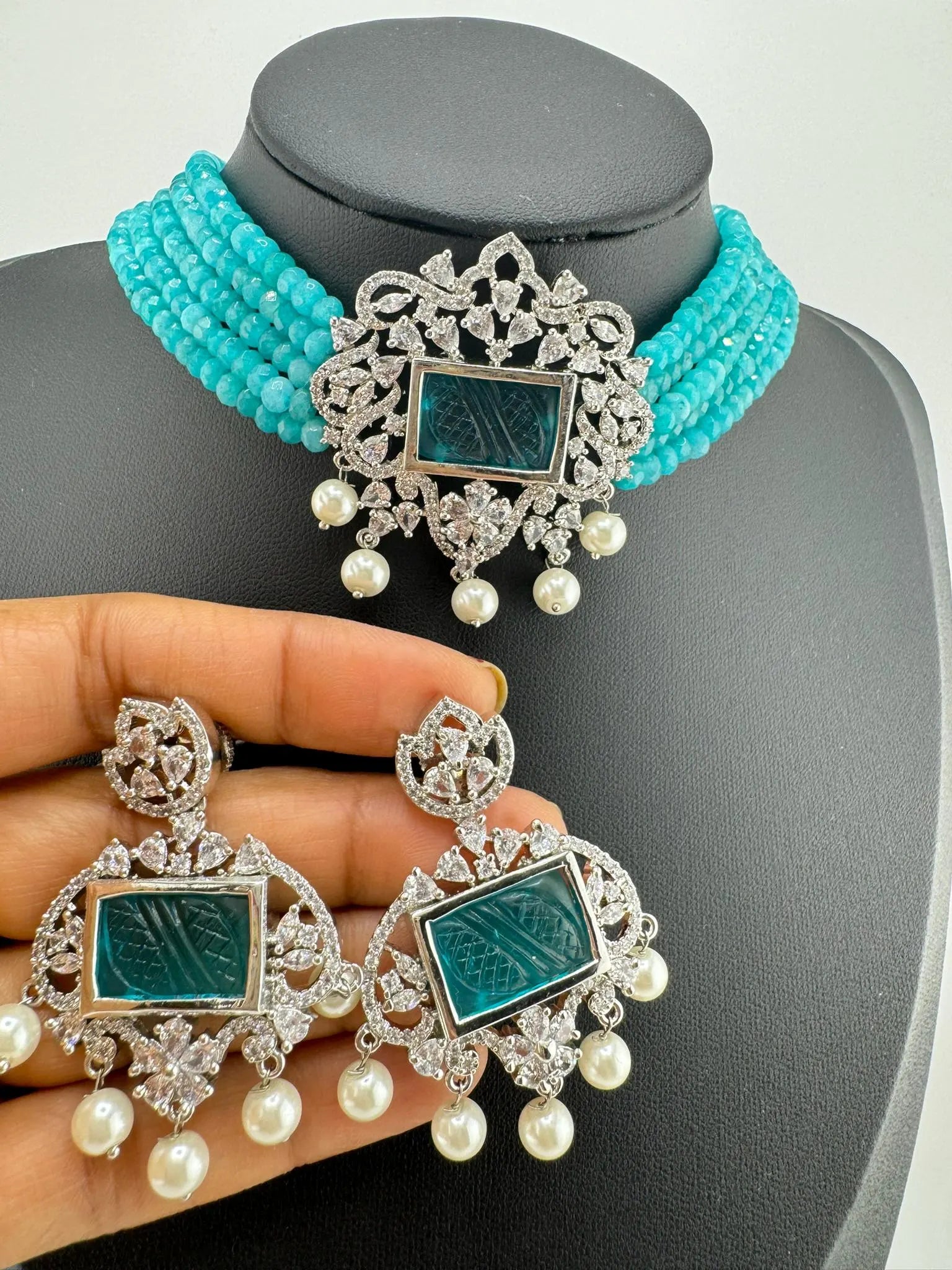 Premium fusion Choker necklace set with CZ pendant, carved stones and Onyx Hydro beads