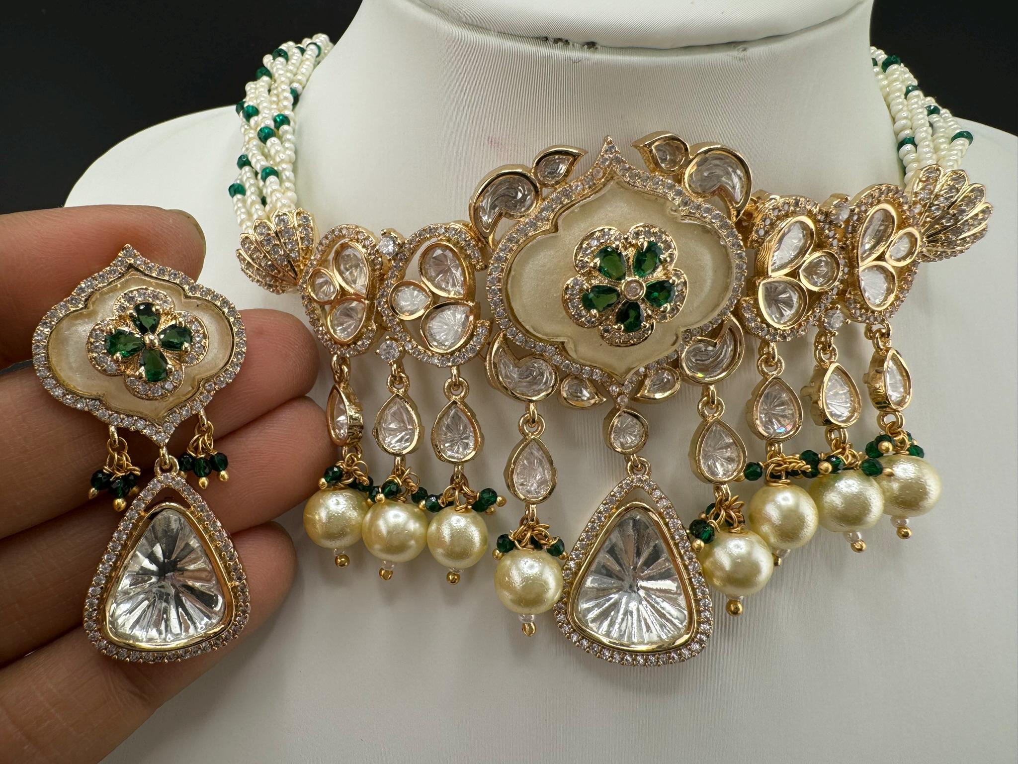 Tyaani Inspired Premium fusion Necklace Choker ser with HQ kundan, Mother of Pearls, pearls