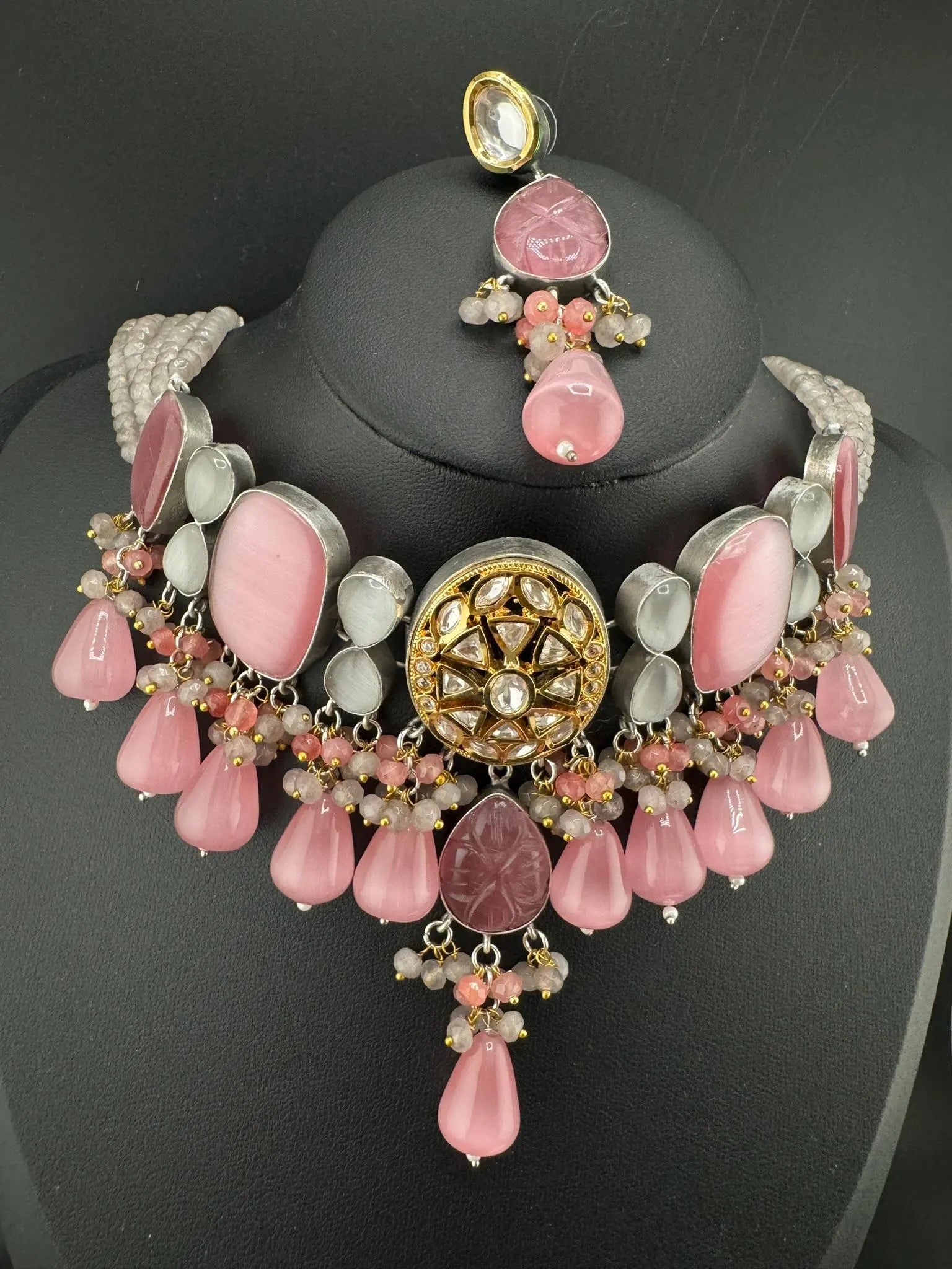 Premium fusion Choker Necklace set with HQ Moissanite kundan, onyx beads and carved stone