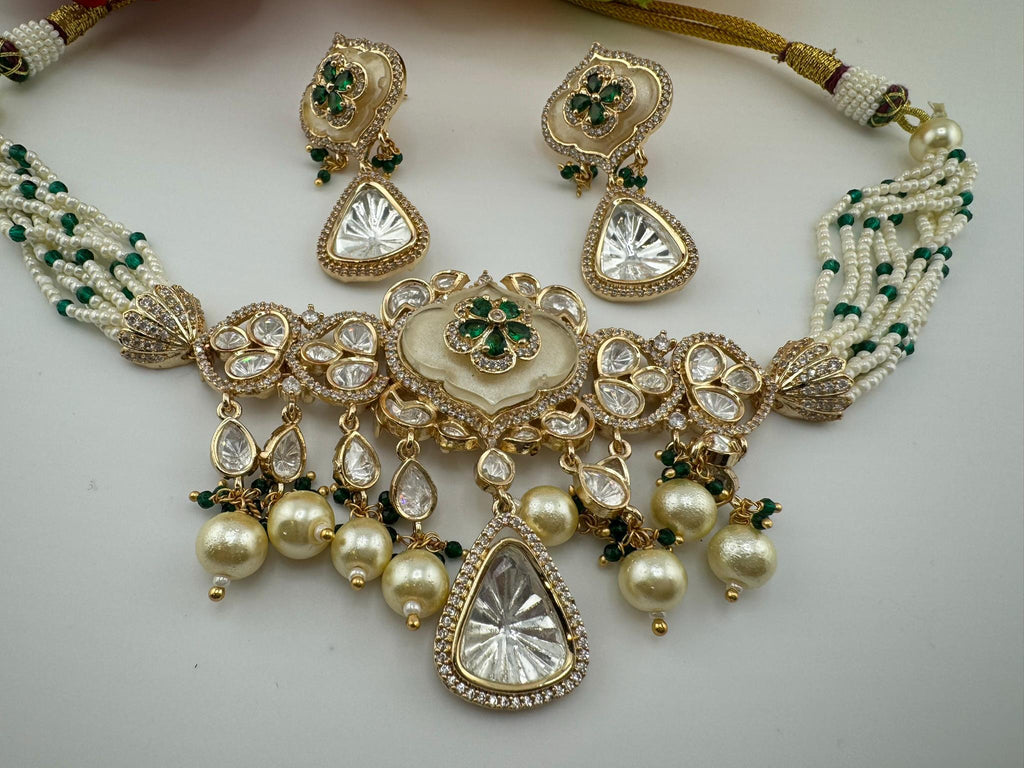 Tyaani Inspired Premium fusion Necklace Choker ser with HQ kundan, Mother of Pearls, pearls