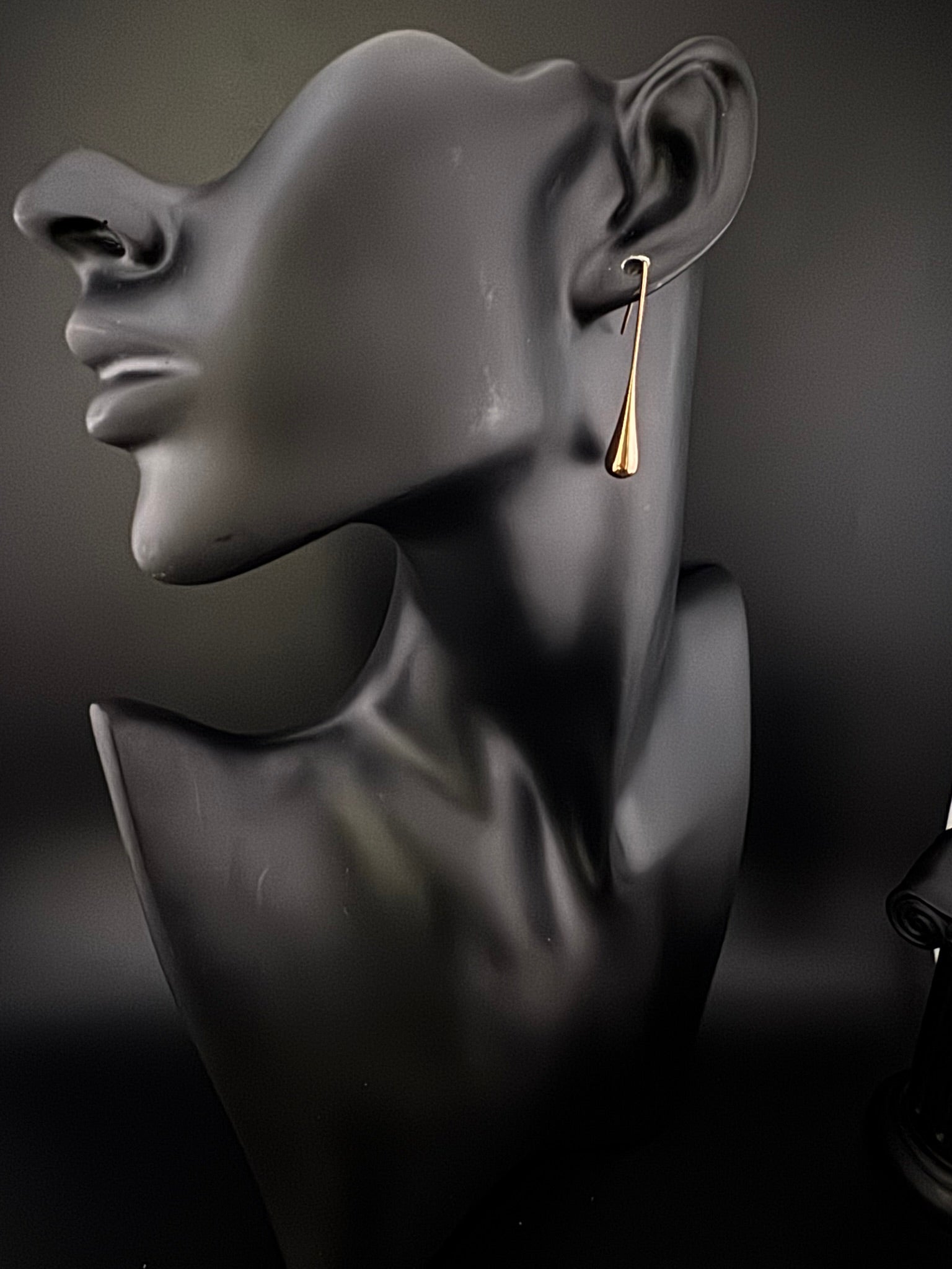 Anti-Tarnish, Water resistant Gold dangle earrings in drop design/Everyday earrings/Light weight everyday jewelry/sleek long earring