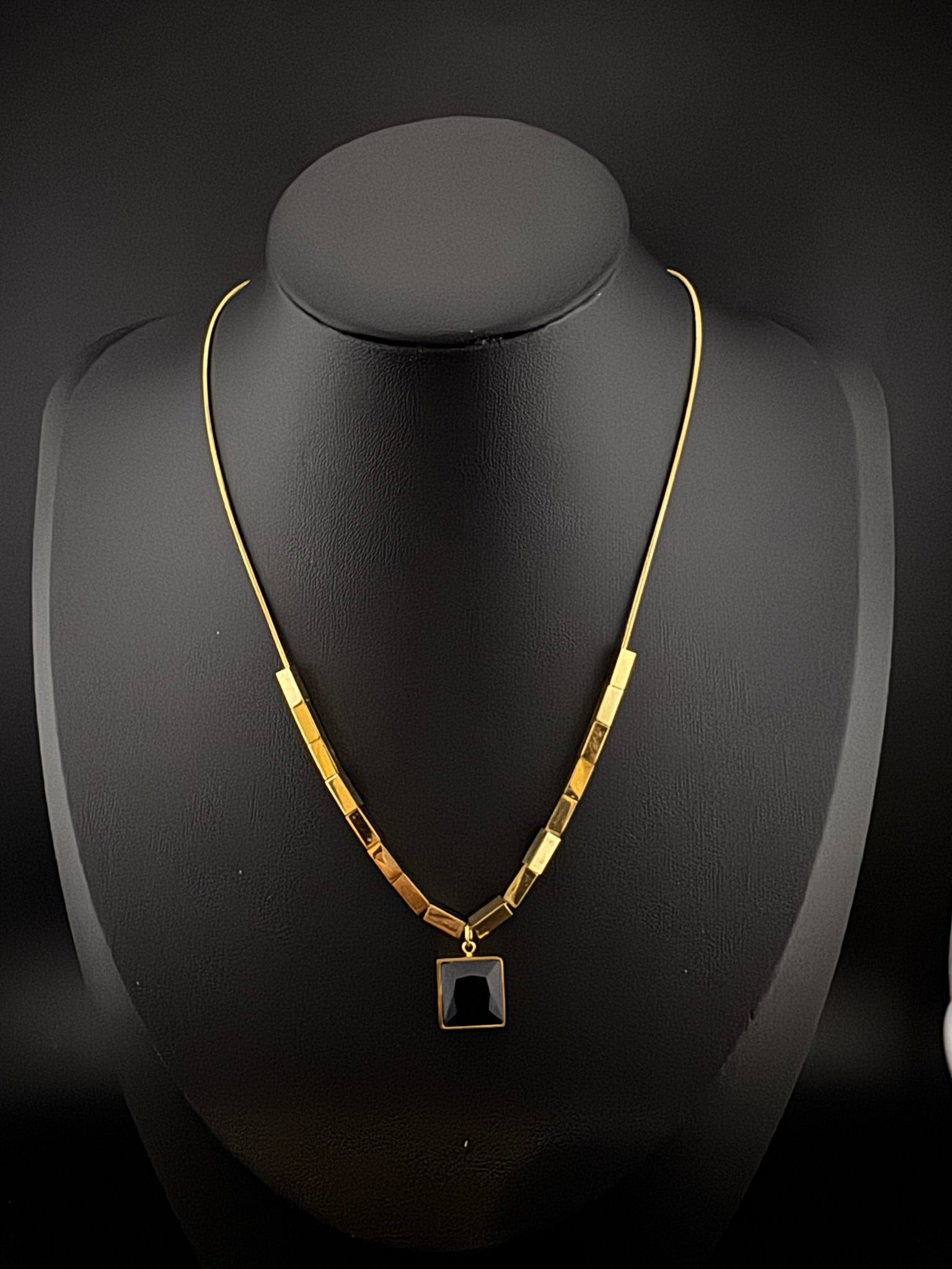 Anti-Tarnish Water resistant 18K Gold color plated necklace /everyday jewelry/Simple Office wear necklace/gold jewelry/Light weight jewelry