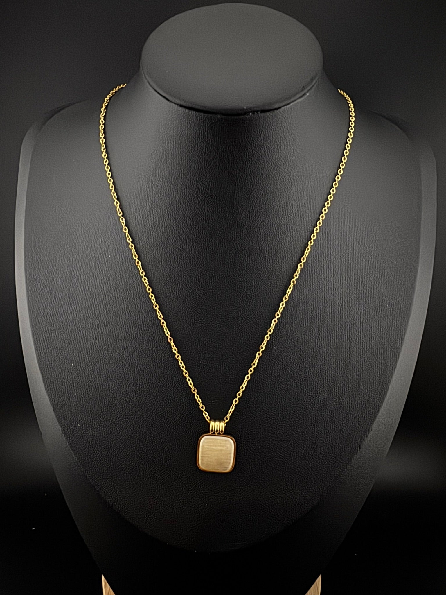 Anti-Tarnish Water resistant 18K Gold color plated necklace/everyday jewelry/Simple Office wear necklace/gold jewelry/Light weight jewelry