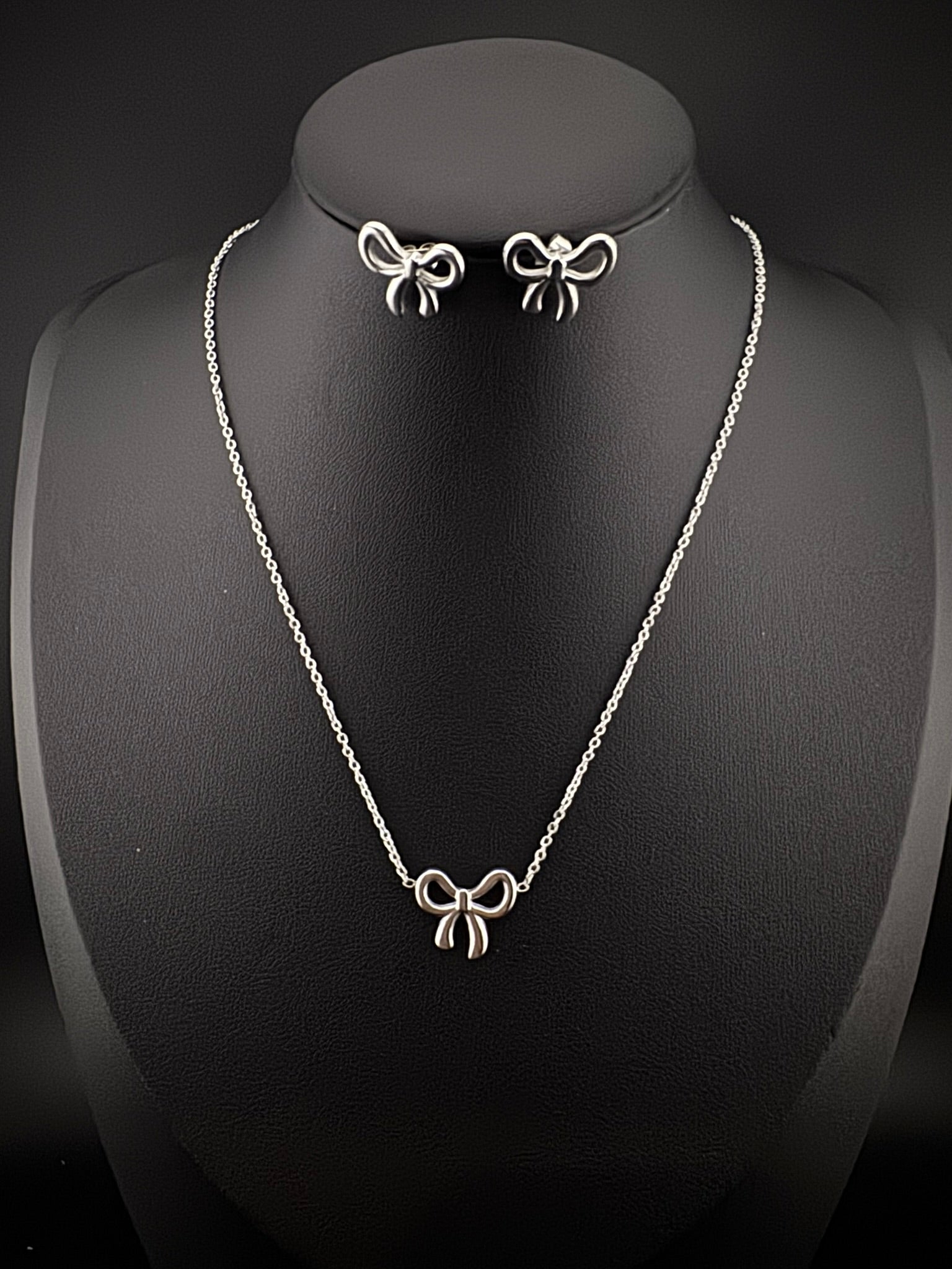 Anti-Tarnish Water resistant 18K Gold color plated necklace/everyday jewelry/Simple Office wear necklace/gold jewelry/Light weight jewelry