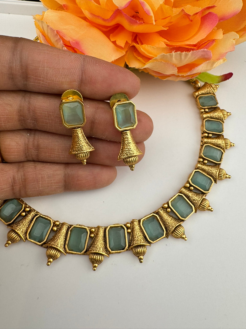 Premium Quality Traditional matt Gold and stones sleek Necklace with earrings/Indian necklace set/sleek lightweight necklace set/Gold Plated