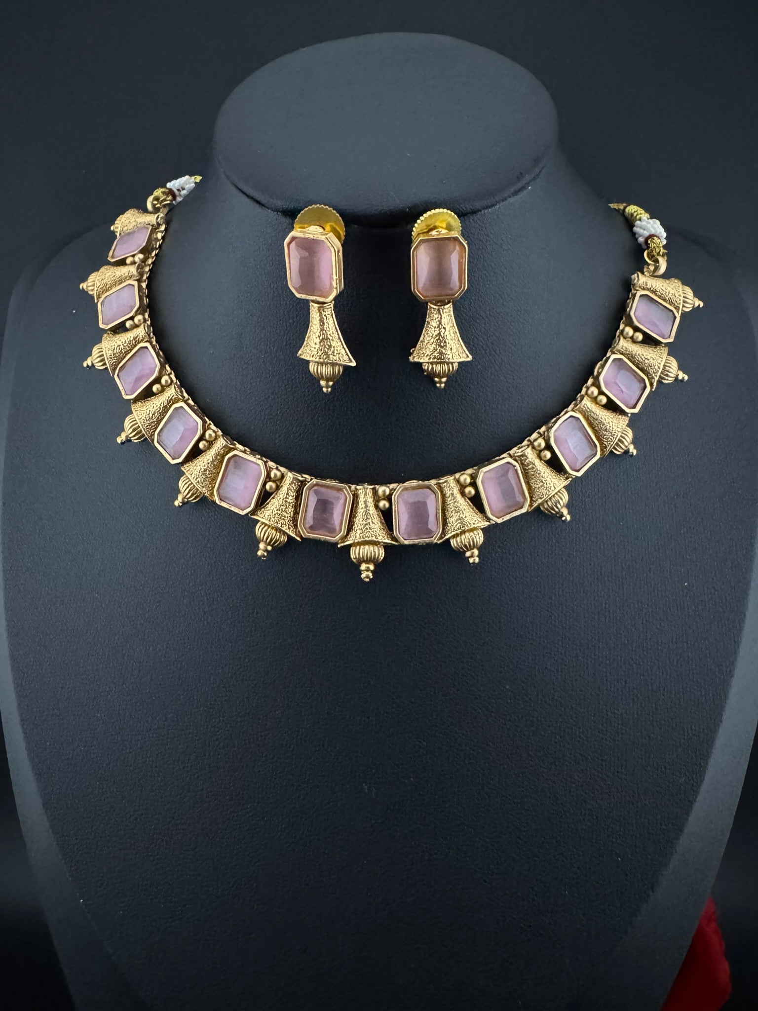 Premium Quality Traditional matt Gold and stones sleek Necklace with earrings/Indian necklace set/sleek lightweight necklace set/Gold Plated