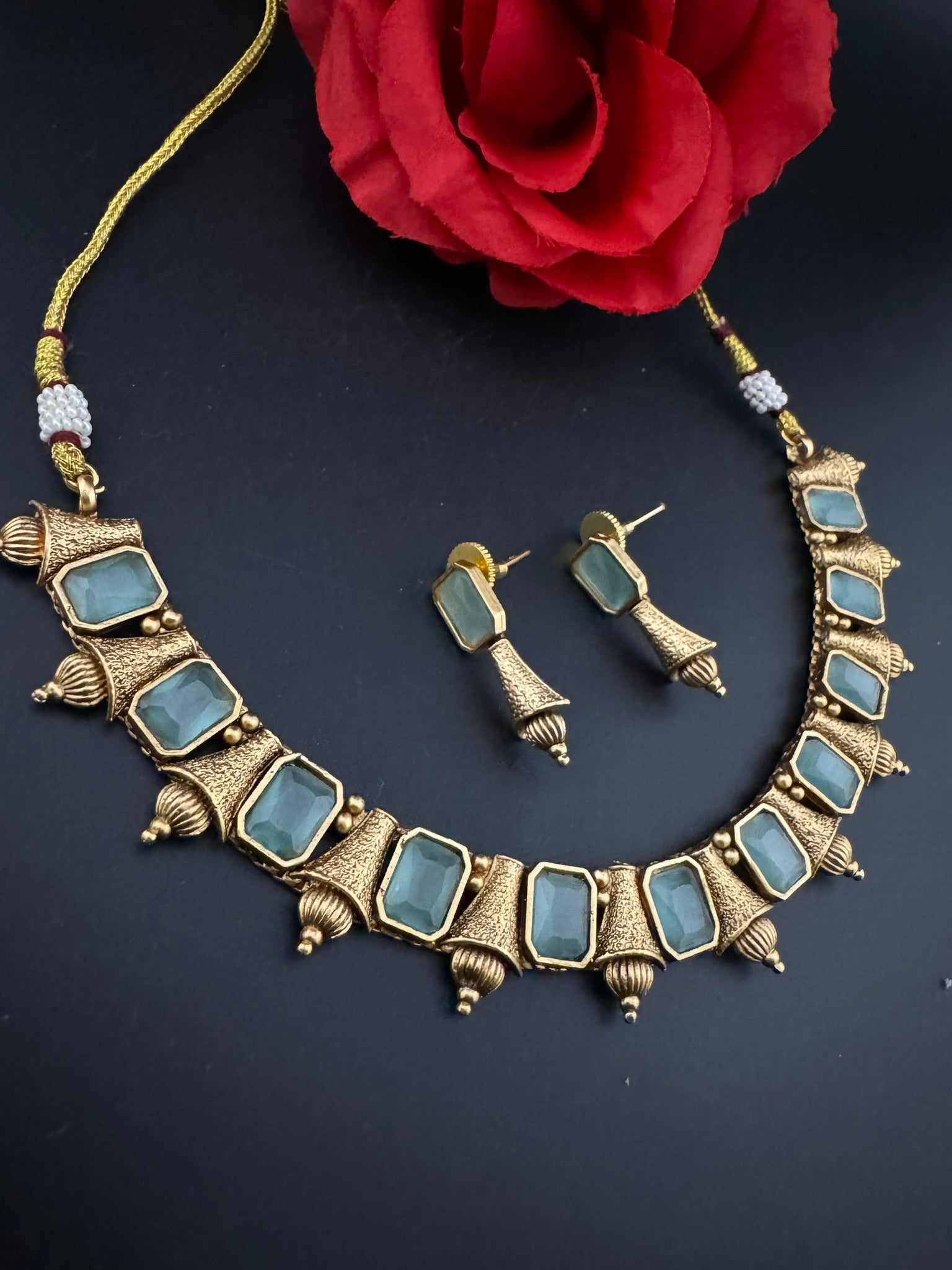 Premium Quality Traditional matt Gold and stones sleek Necklace with earrings/Indian necklace set/sleek lightweight necklace set/Gold Plated