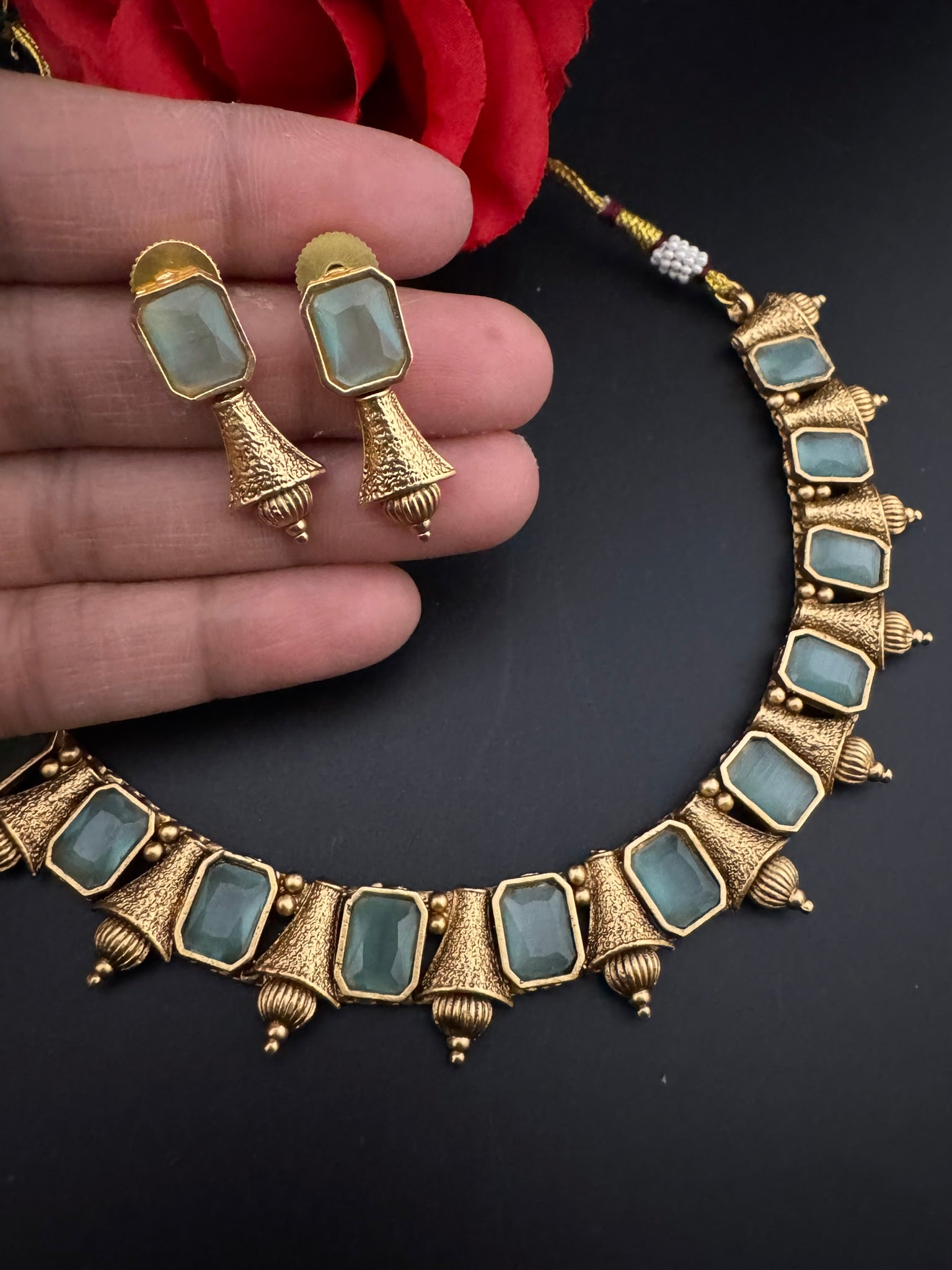 Premium Quality Traditional matt Gold and stones sleek Necklace with earrings/Indian necklace set/sleek lightweight necklace set/Gold Plated