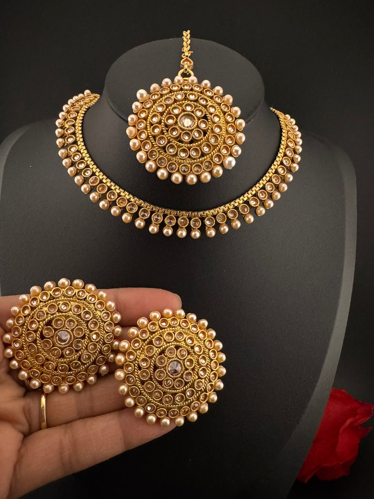 Premium Quality Traditional matt Gold, stones and pearls Necklace with oversized stud earrings and Tikka/Indian sleek necklace set/lightw