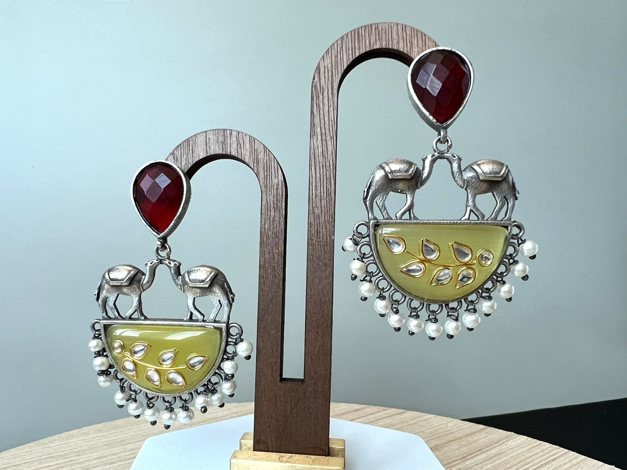 Yellow oxidized silver earring with Camels, stones and pearls