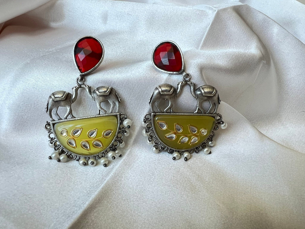 Yellow oxidized silver earring with Camels, stones and pearls