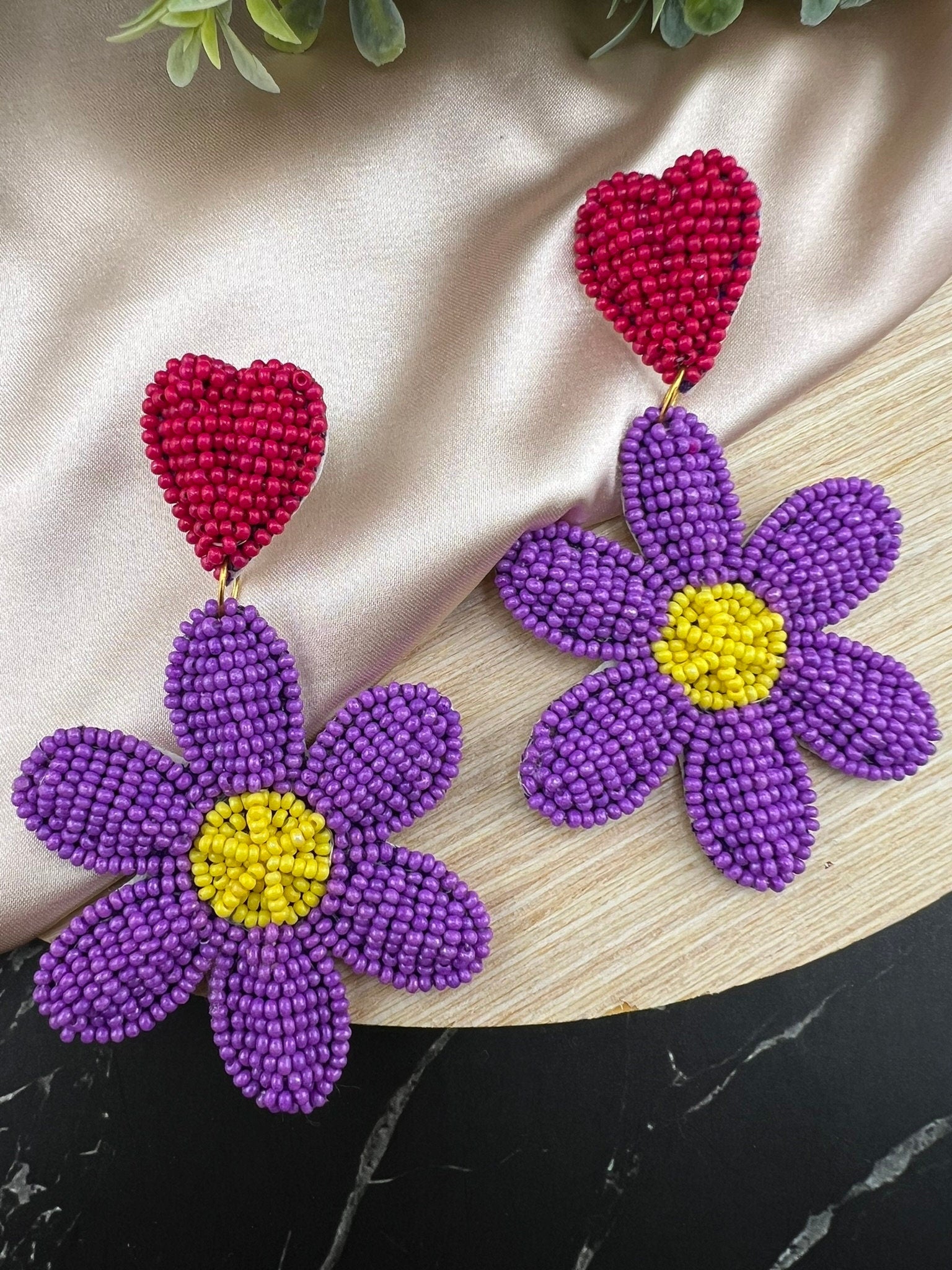 Beaded Purple and Pink Flower quirky earring/Handmade earring/Statement Earring/Boho Earring/Beaded earring/Ethnic Earring/Valentine earring