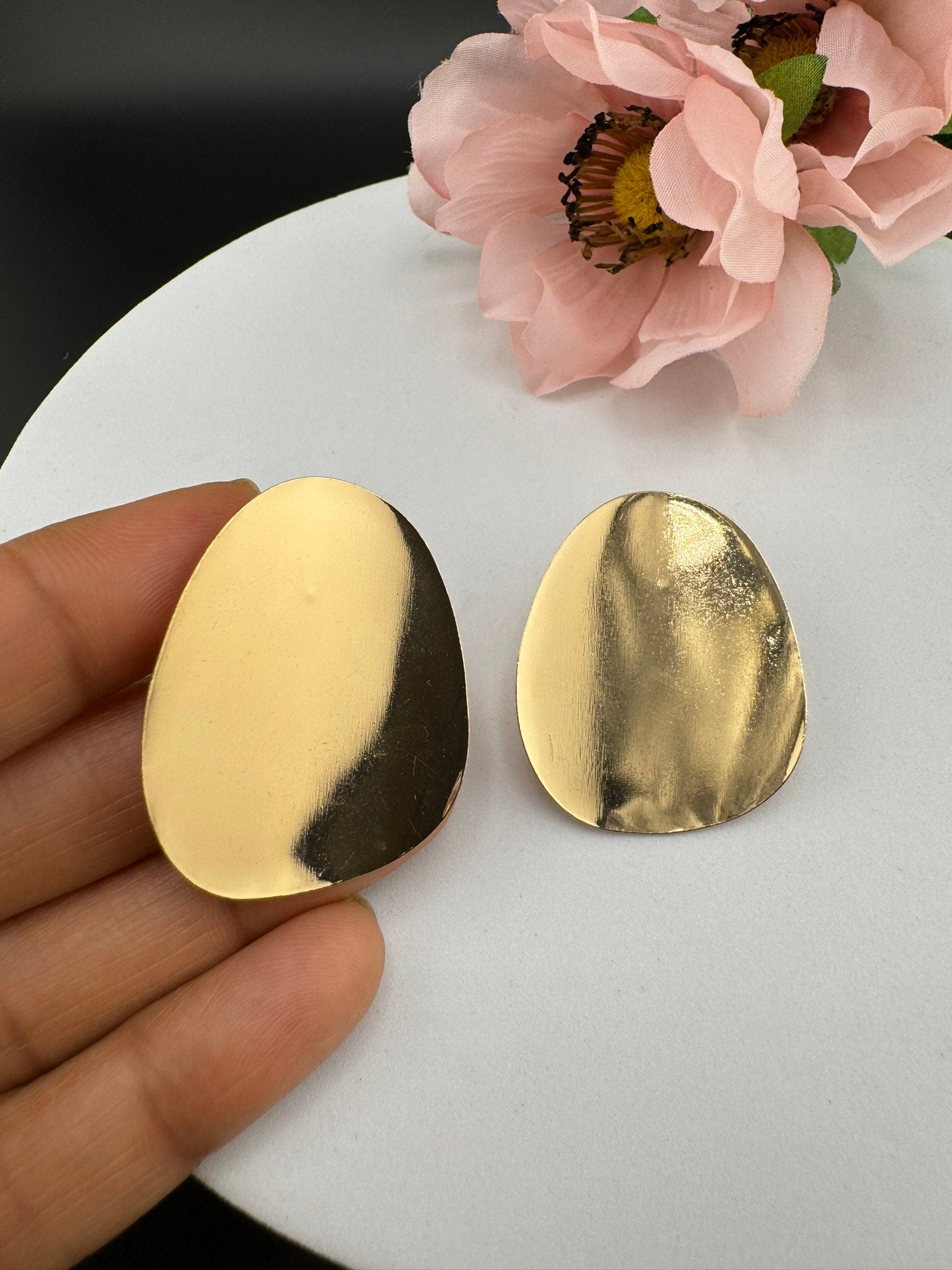 Premium Gold quirky earrings in unique sleek Curved Oval design/Statement earrings/everyday jewelry/Indian modern Earrings/sleek earrings