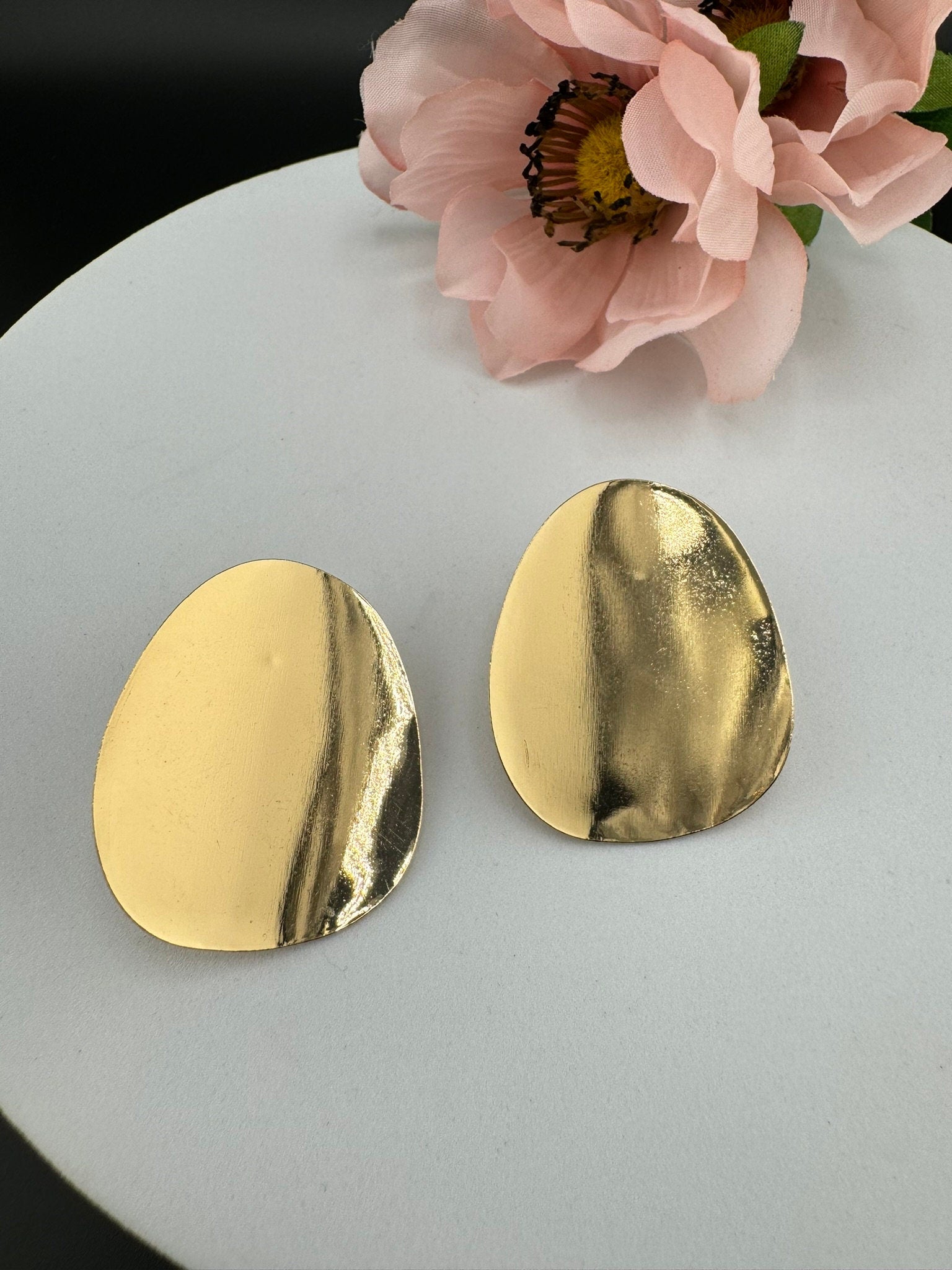 Premium Gold quirky earrings in unique sleek Curved Oval design/Statement earrings/everyday jewelry/Indian modern Earrings/sleek earrings