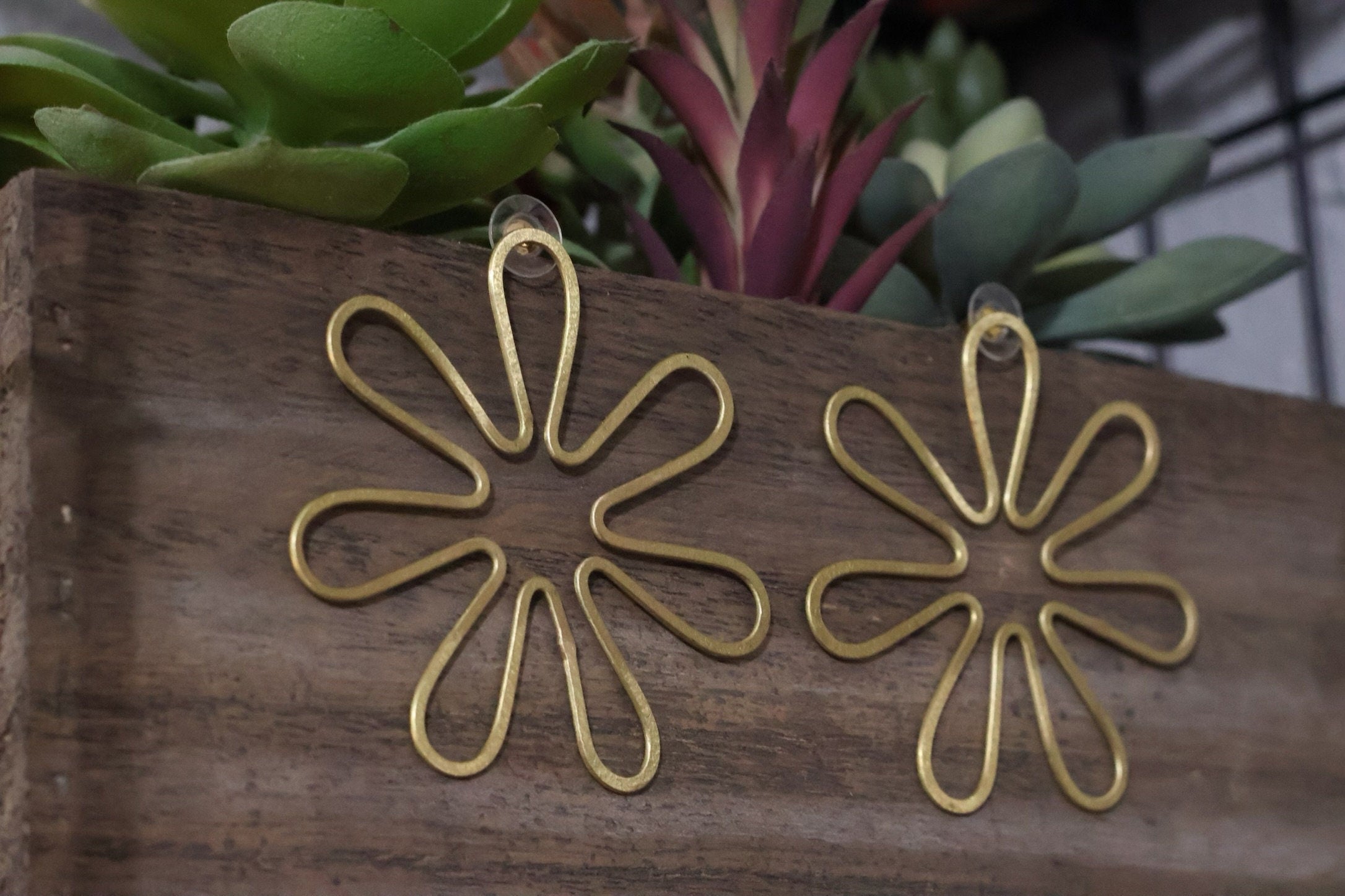 Matt Gold unique statement earrings in unique Flower design