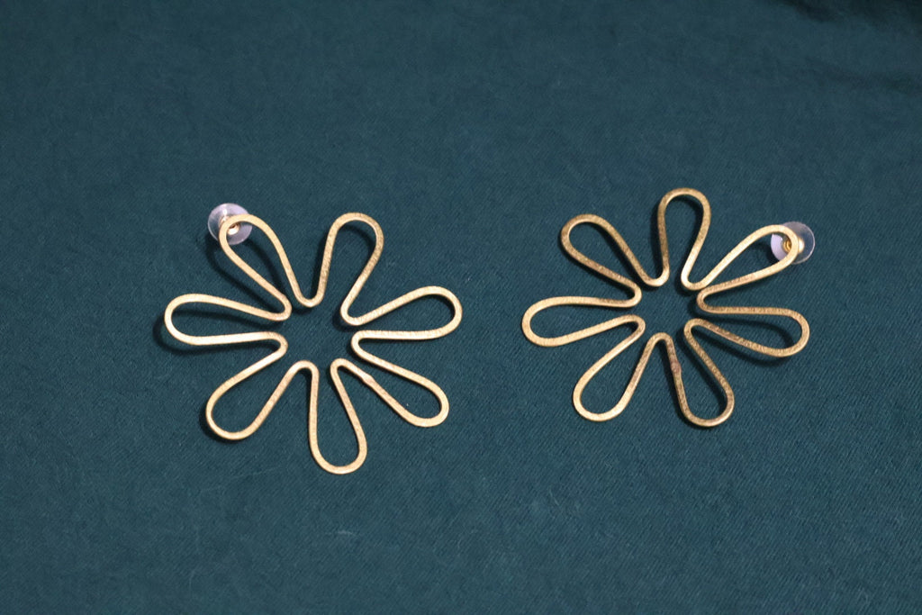 Matt Gold unique statement earrings in unique Flower design