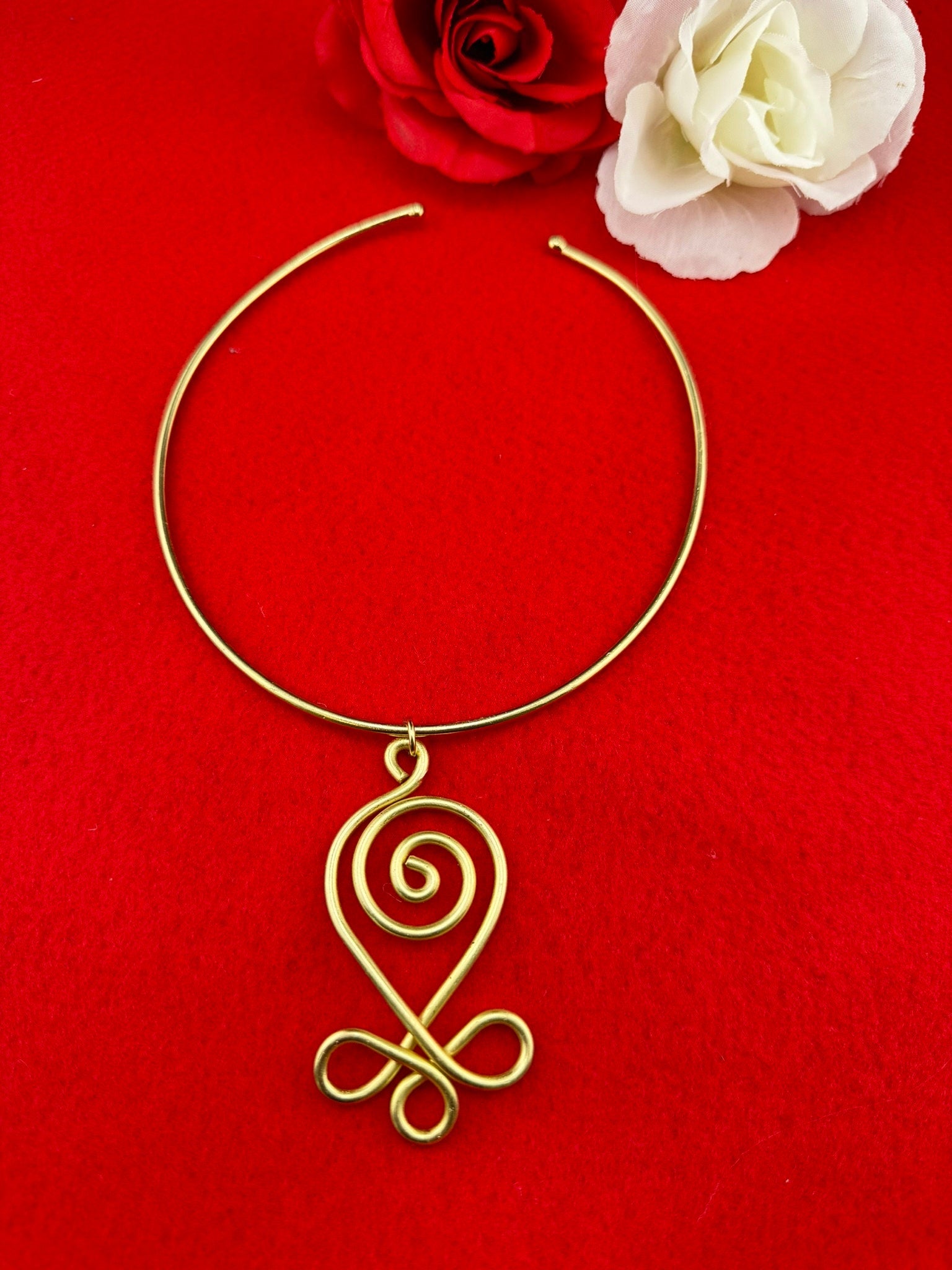 Unique Adjustable gold Hasli necklace with pendant no earrings/Indian jewelry/different necklace/Bridesmaids gift/Indo Western/only necklace