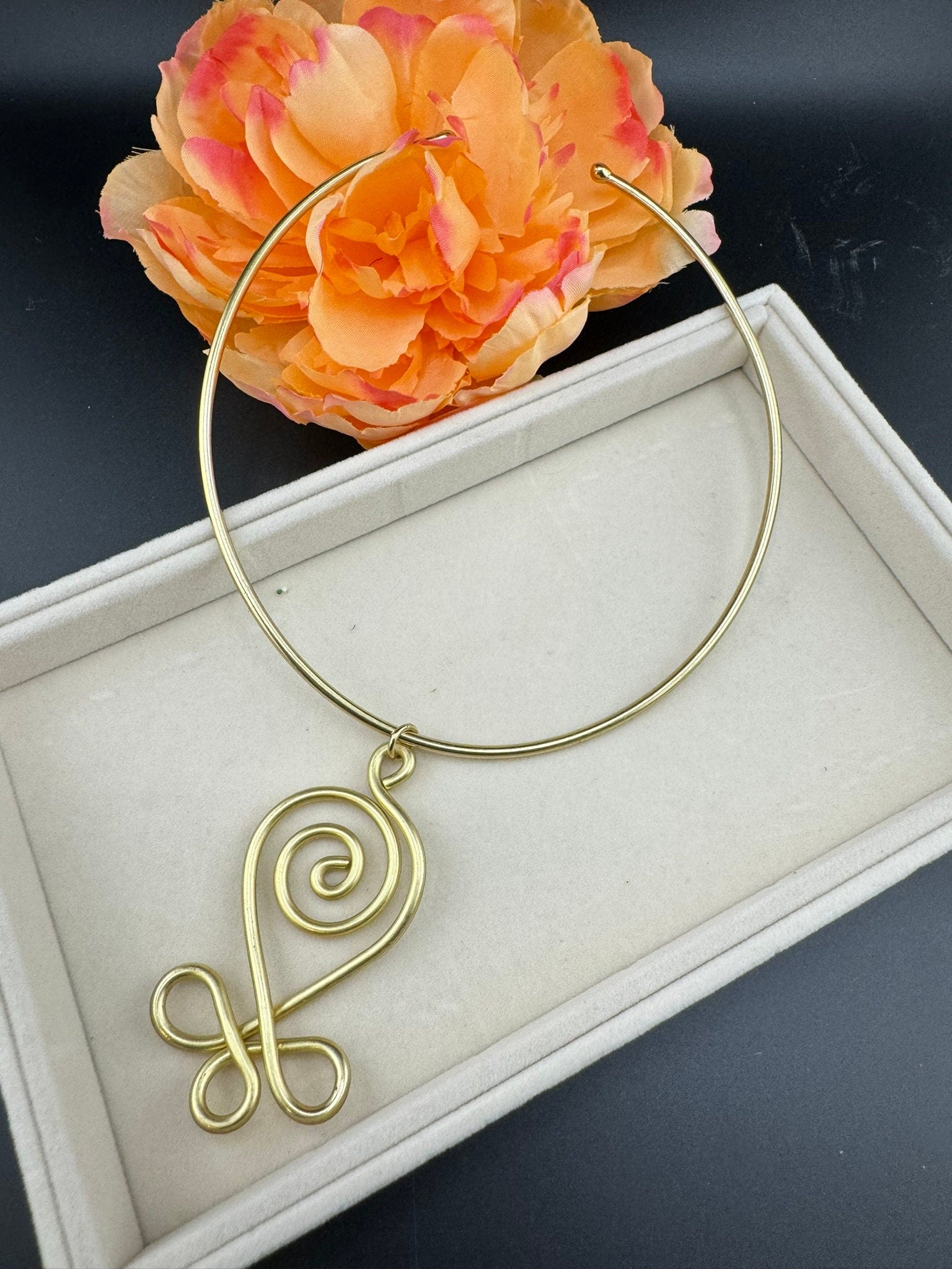 Unique Adjustable gold Hasli necklace with pendant no earrings/Indian jewelry/different necklace/Bridesmaids gift/Indo Western/only necklace