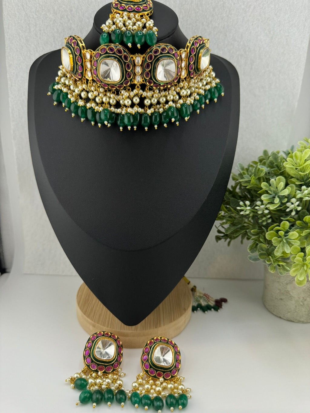 Premium Quality Amrapali fusion Pachi kundan choker Necklace set with earrings and Tika/Moissanite Kundan, natural stones in matt gold/jadau