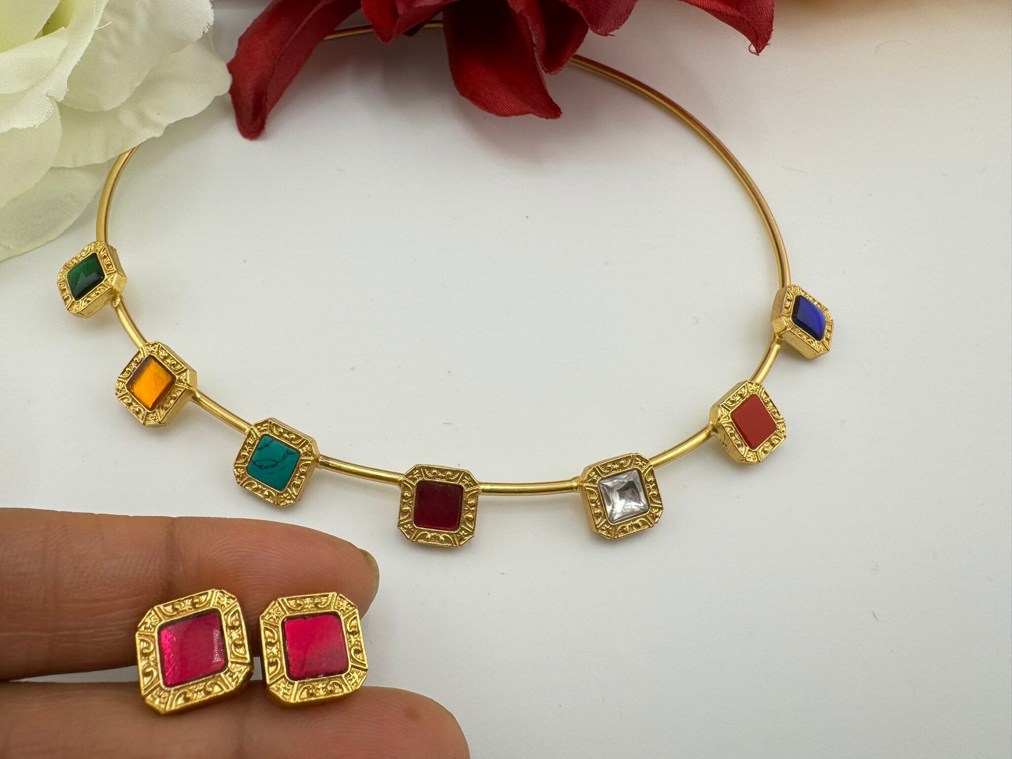 Premium Quality Multicolor stone, Kundan Matt Gold Hasli Necklace with studs earring/Indian jewelry/Sleek Necklace set/Bridesmaids gift