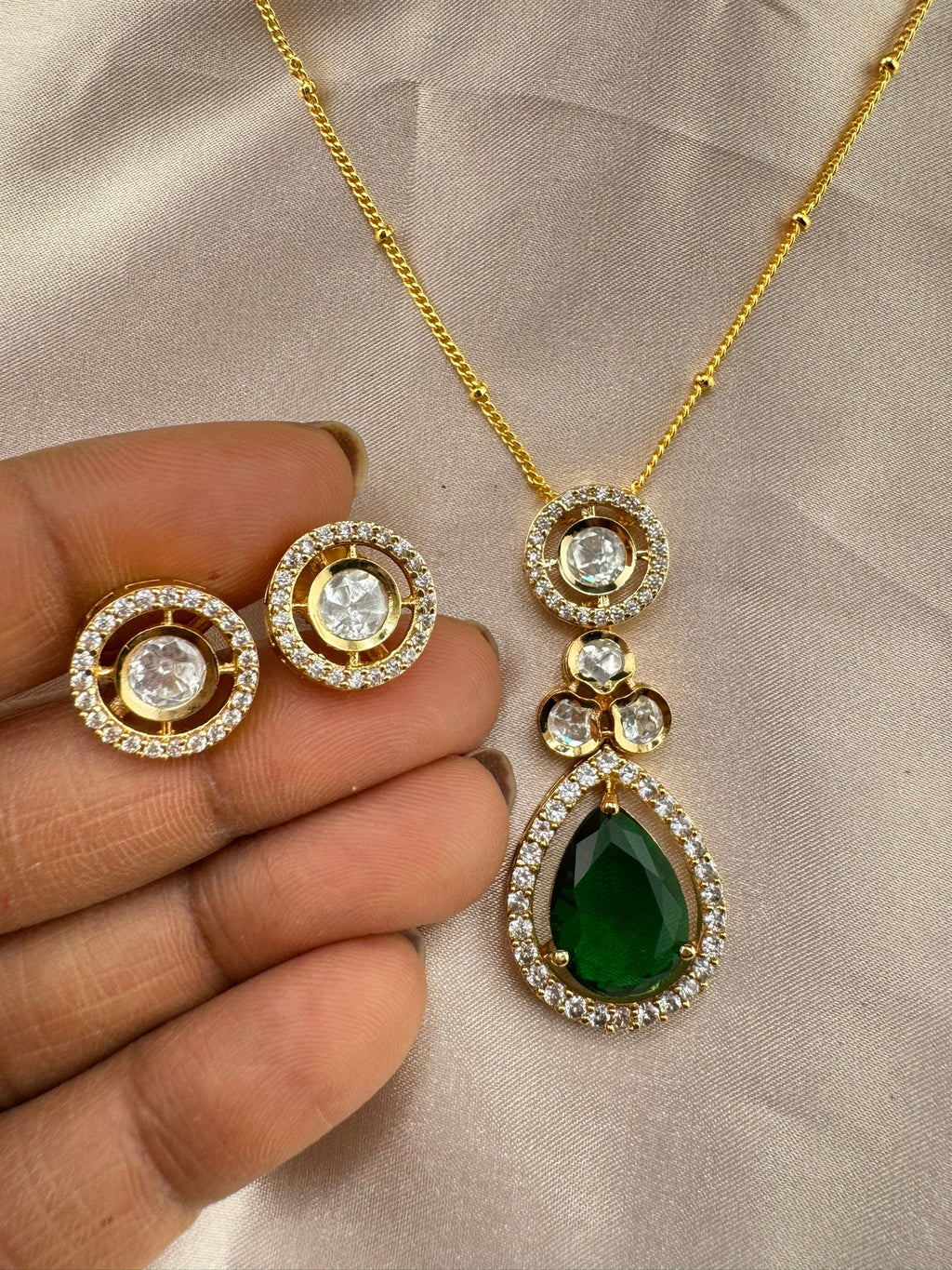 Tyaani Inspired Premium quality moissanite Kundan, CZ Sleek Green pendant set/Indian jewelry/silver foil back/Premium Kundan/Bridesmaid gift