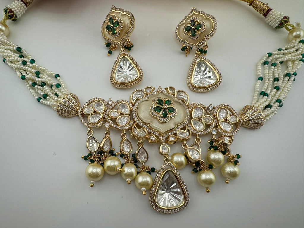 Tyaani Inspired Premium fusion Necklace Choker ser with HQ kundan, Mother of Pearls, pearls