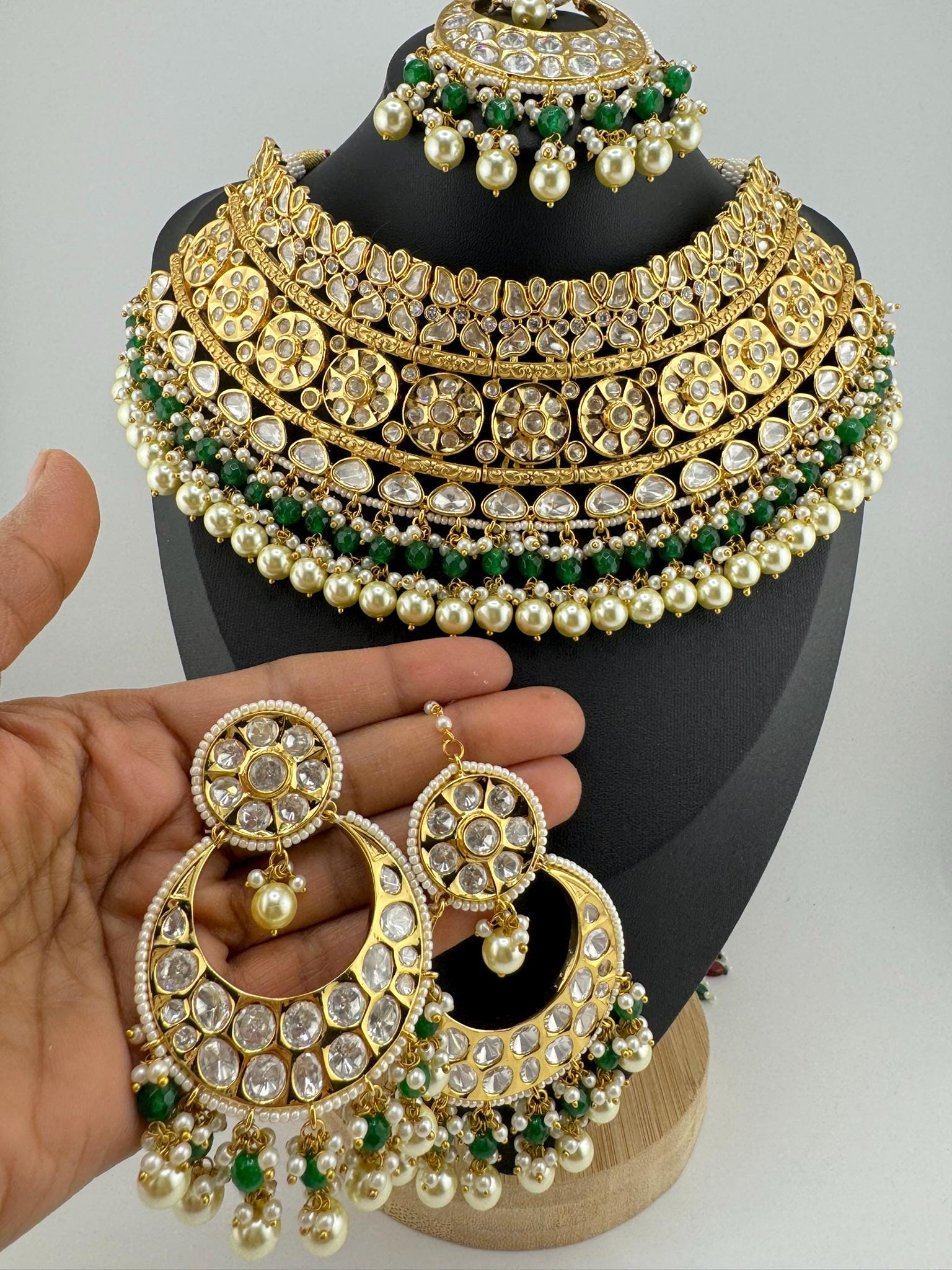 BRIDAL Tyaani Kundan Inspired Premium High gloss Broad Bridal necklace set with earring and Tika
