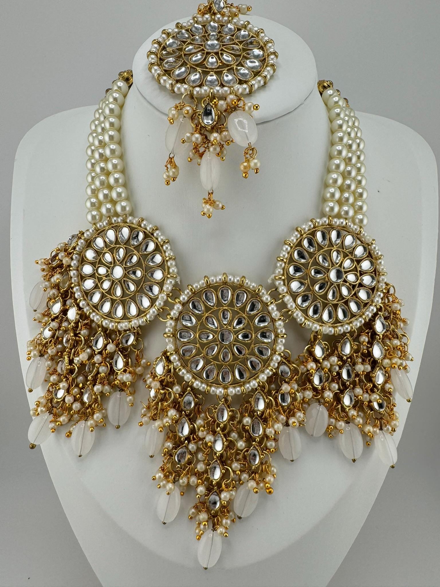 Kundan Heavy Bridal Necklace Set/High Quality Kundan set/Bridal necklace set with Big Studs and Tika/Bridal Jewelry/Indian Bridal set