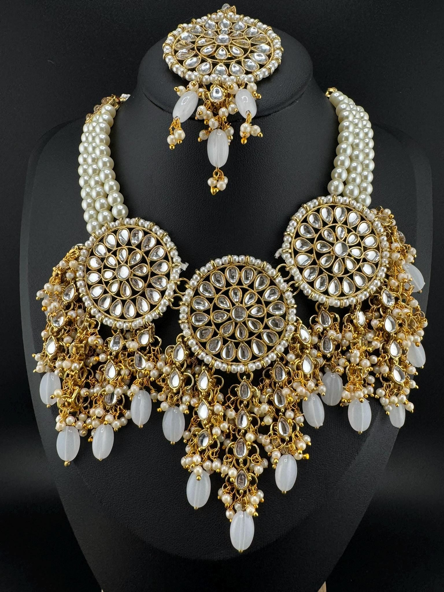 Kundan Heavy Bridal Necklace Set/High Quality Kundan set/Bridal necklace set with Big Studs and Tika/Bridal Jewelry/Indian Bridal set