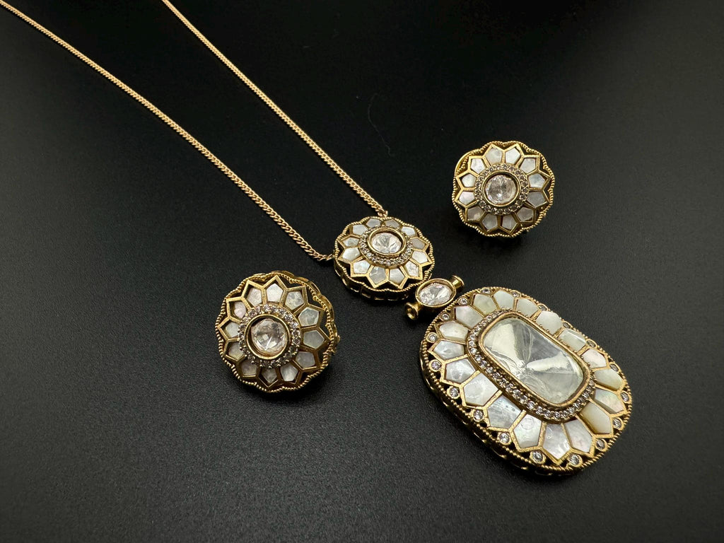 Premium Uncut moissanite, Pachi Kundan, MOP, CZ with Stud earrings is a Designer pendant set/Indian jewelry/Premium Kundan/Bridesmaid gift