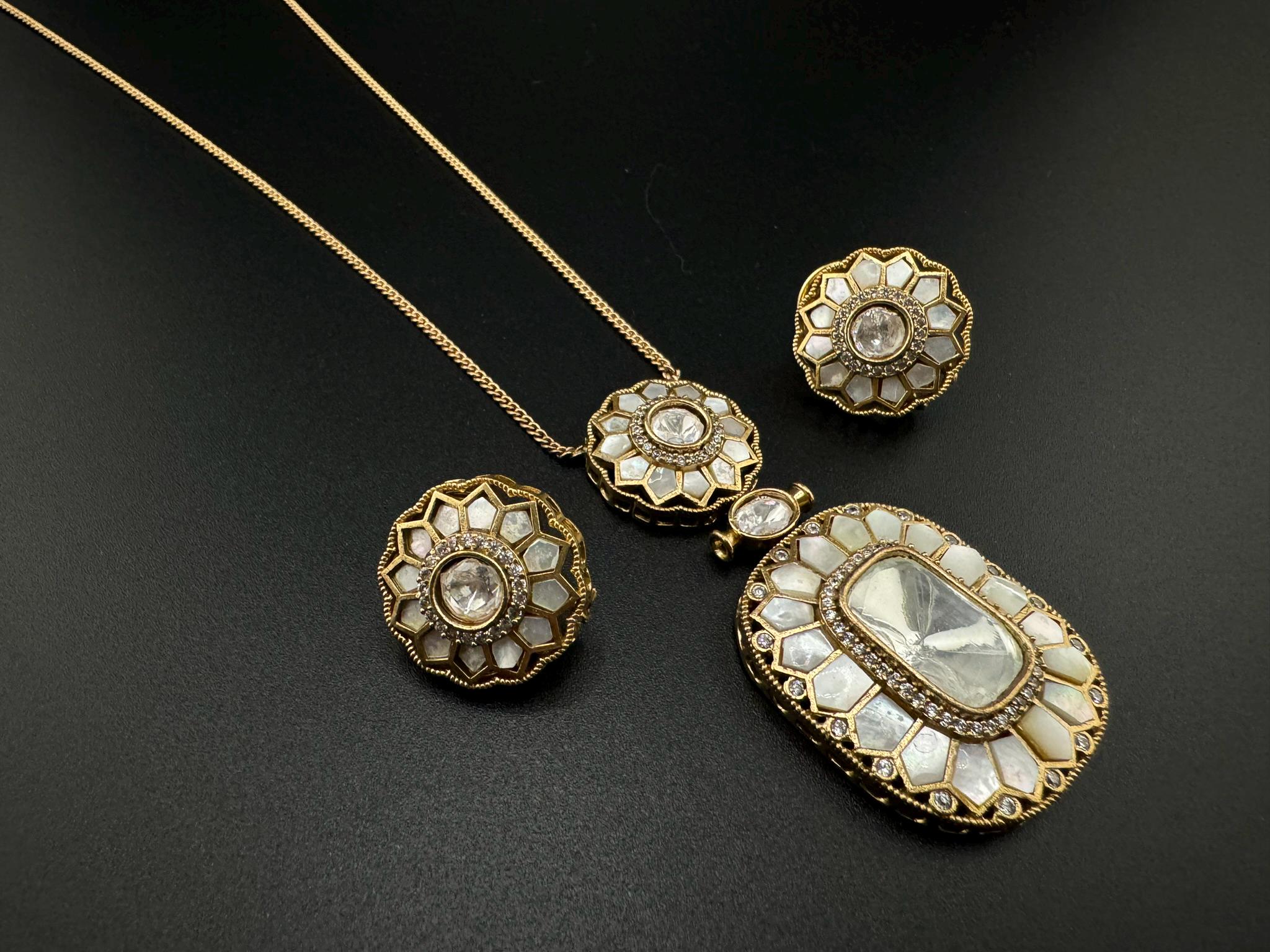 Premium Uncut moissanite, Pachi Kundan, MOP, CZ with Stud earrings is a Designer pendant set/Indian jewelry/Premium Kundan/Bridesmaid gift