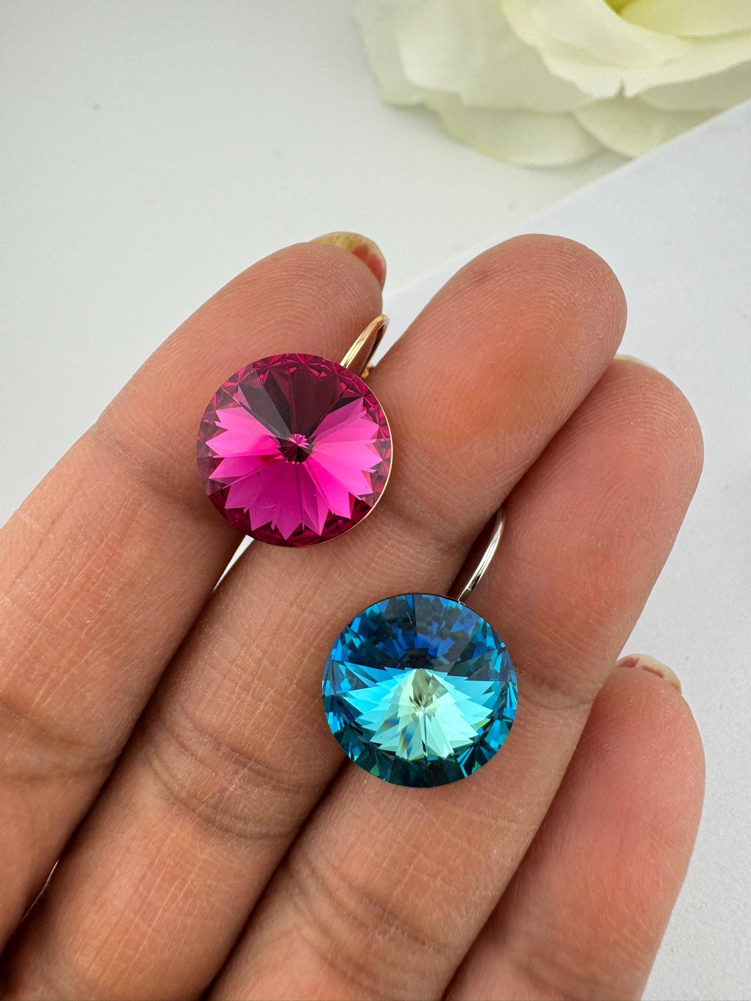 Premium High shine One Swarovski Crystal stone in Gold/Silver