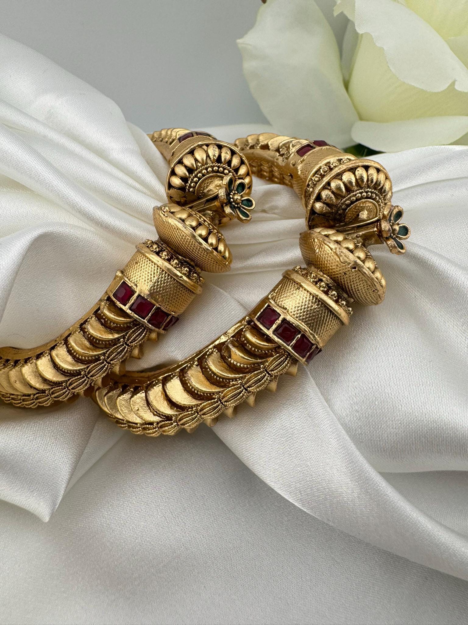 Openable Matt Gold and stones is Amrapali inspired Designer bangles set/Indian Kada set/Temple jewelry/Gold Bangles/Rajwadi Bangle