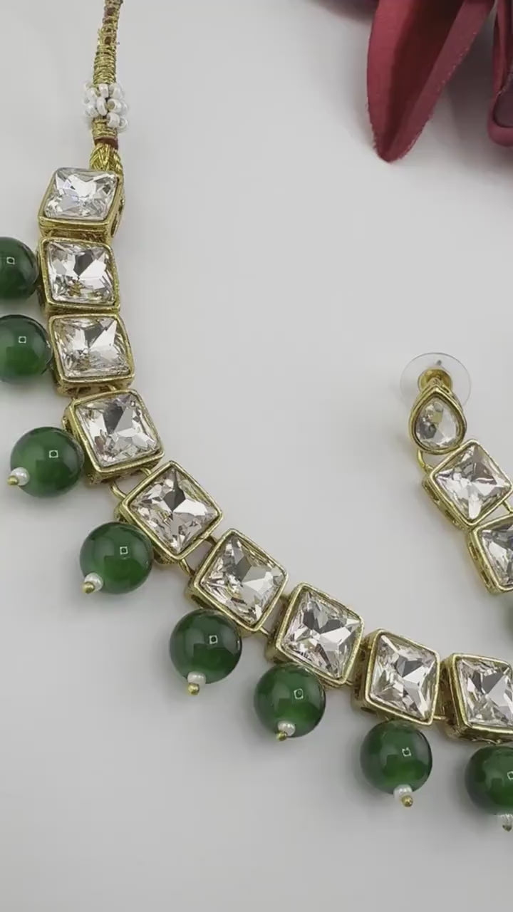 Kundan and Pearls Sleek Necklace Set